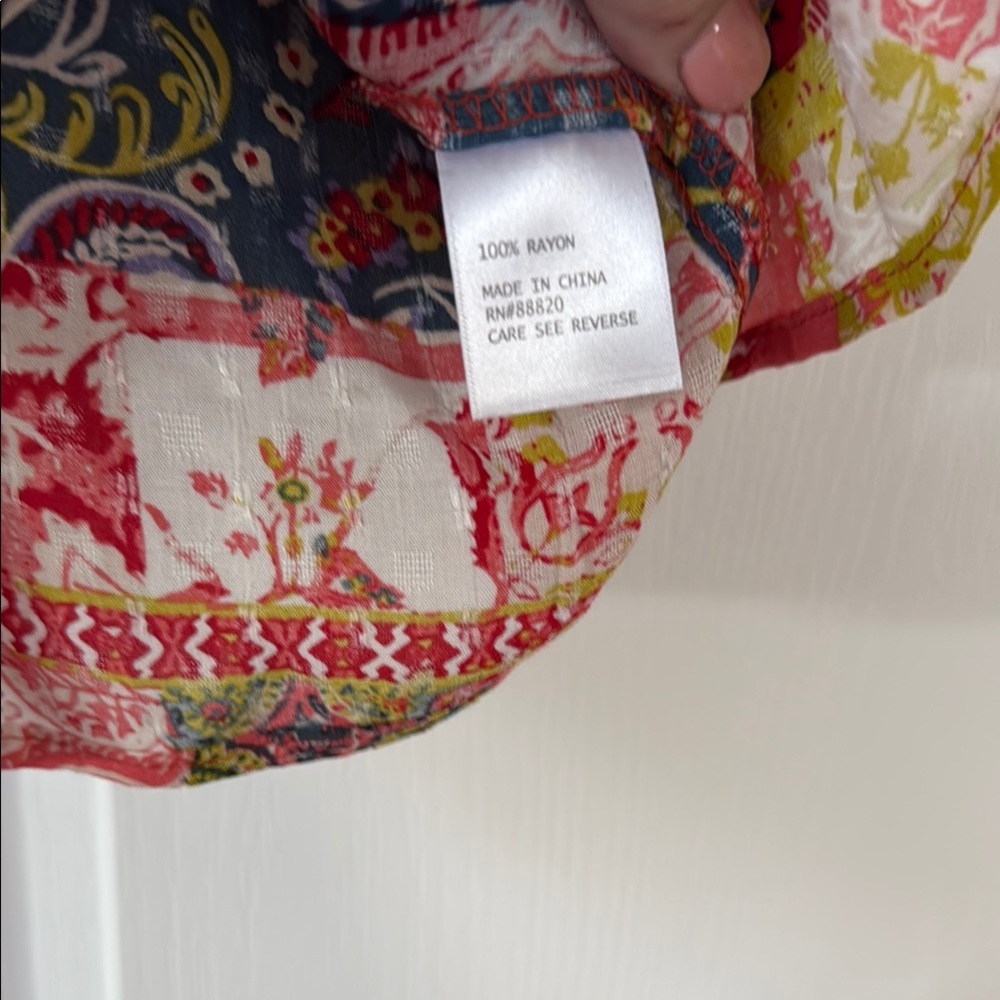 Jones New York with coral pink green and blue graphic 3/4 Sleeve Blouse - Picture 3 of 6